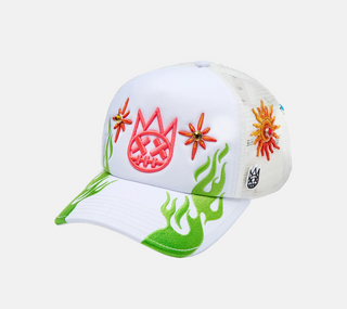 Cult Of Individuality | Mesh Back Trucker Hat "Sunny Daze Spider" In Winter White